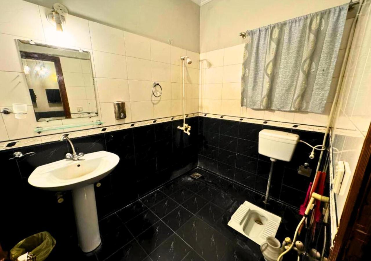 Doves Inn Hotel Kalma Chowk Лахор Экстерьер фото
